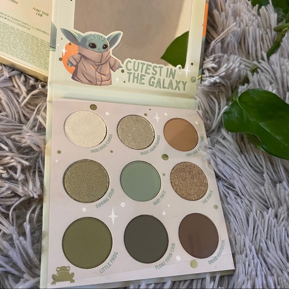 ❌SOLD❌ Baby Yoda BundleColourpop Palette & Sweater - Picture 3 of 6